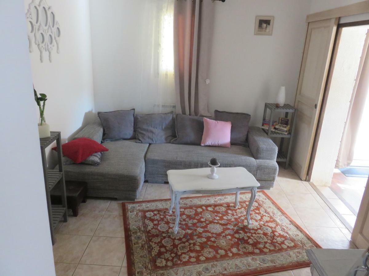 Charmant Appartement Saint Gely Cornillon Ngoại thất bức ảnh